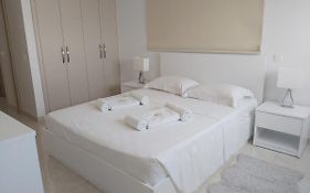 Dinglis Residences 31